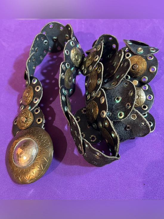 Moroccan Riveted Circle Leather belt